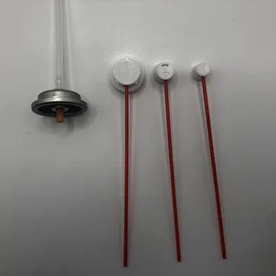 Spray valve for carburetor cleaning fluid